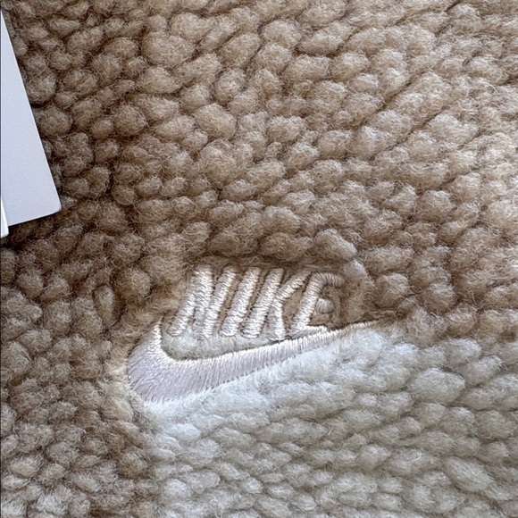 Nike Men's Zip-Up Sweater in Beige and Cream size small new tags, 100% polyester - Picture 5 of 13